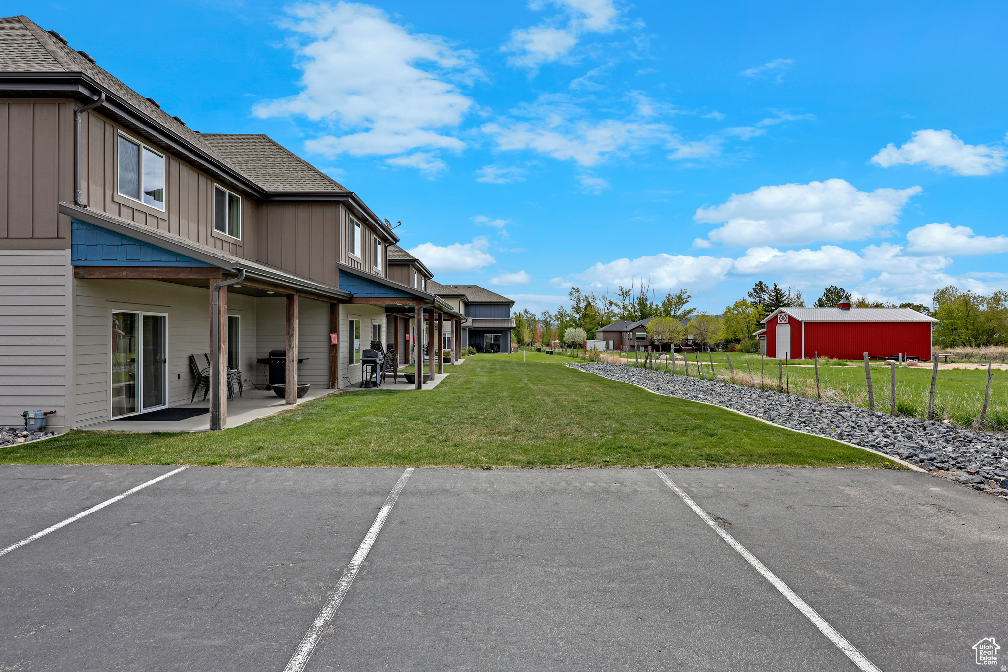 WATERDANCE - Residential