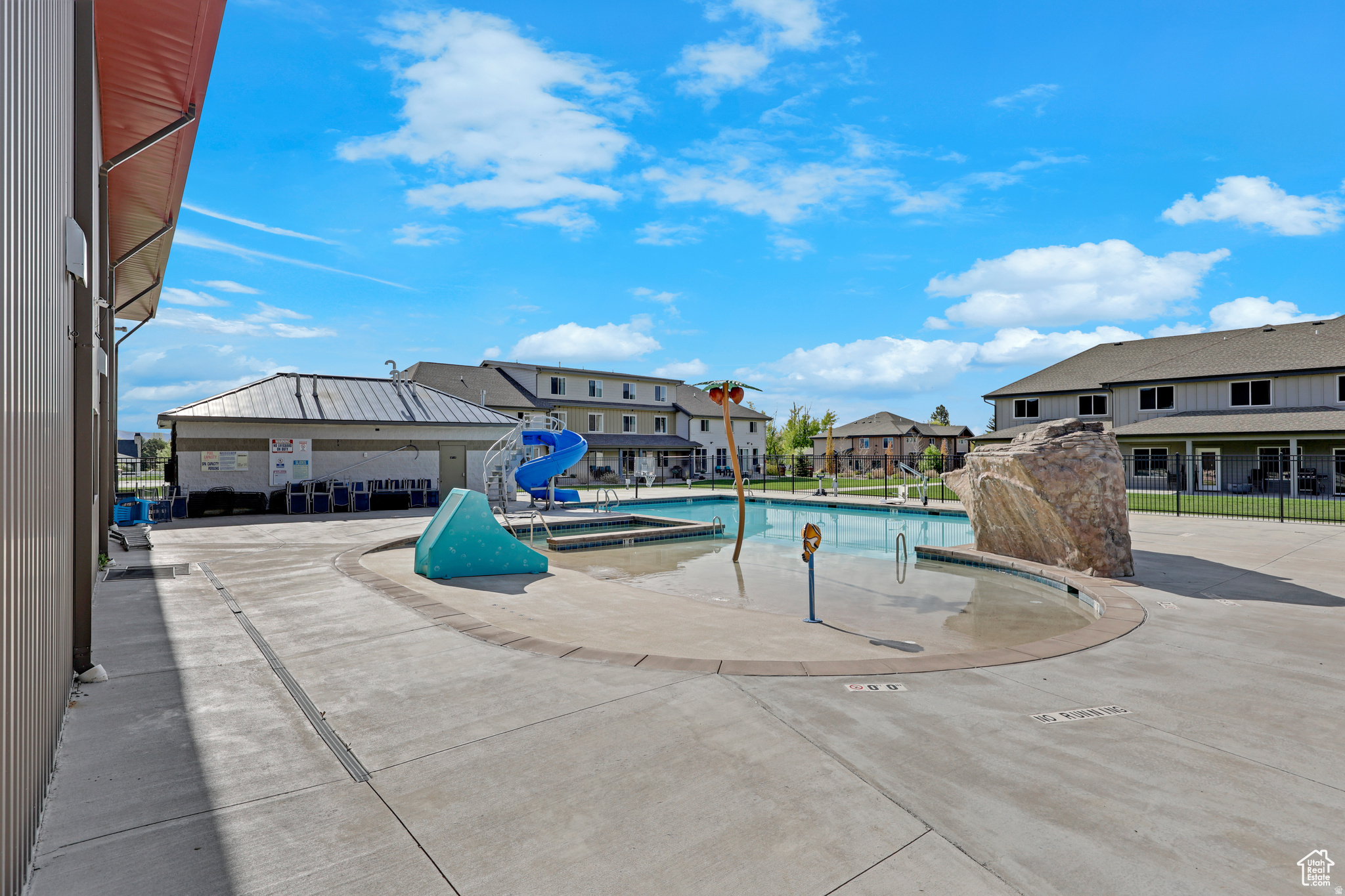 WATERDANCE - Residential
