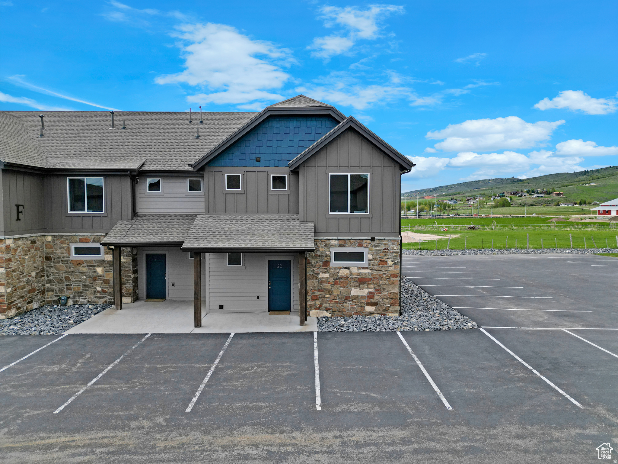 WATERDANCE - Residential