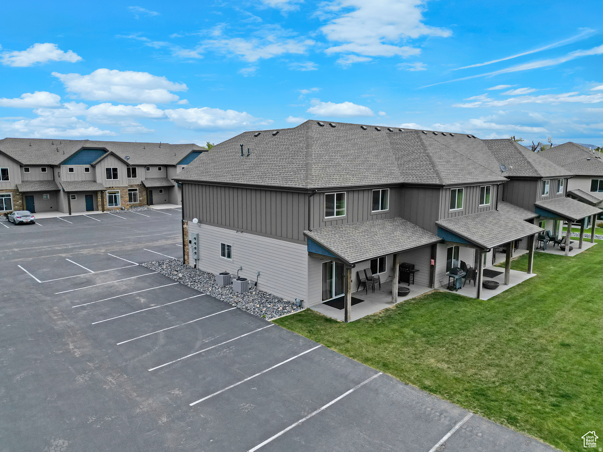 WATERDANCE - Residential