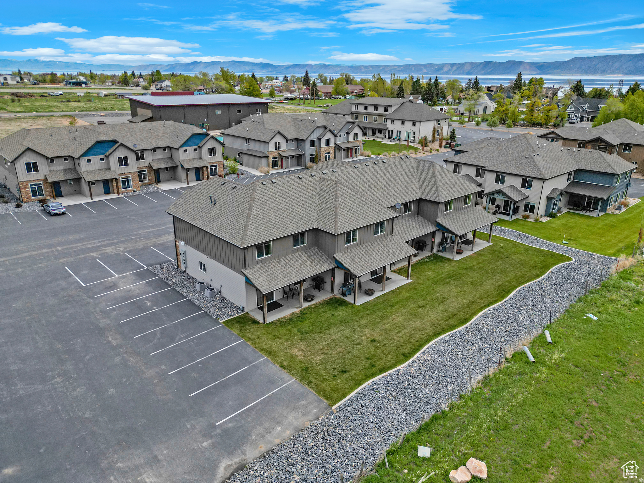 WATERDANCE - Residential