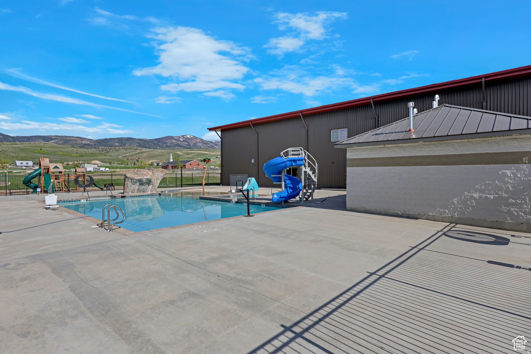 WATERDANCE - Residential