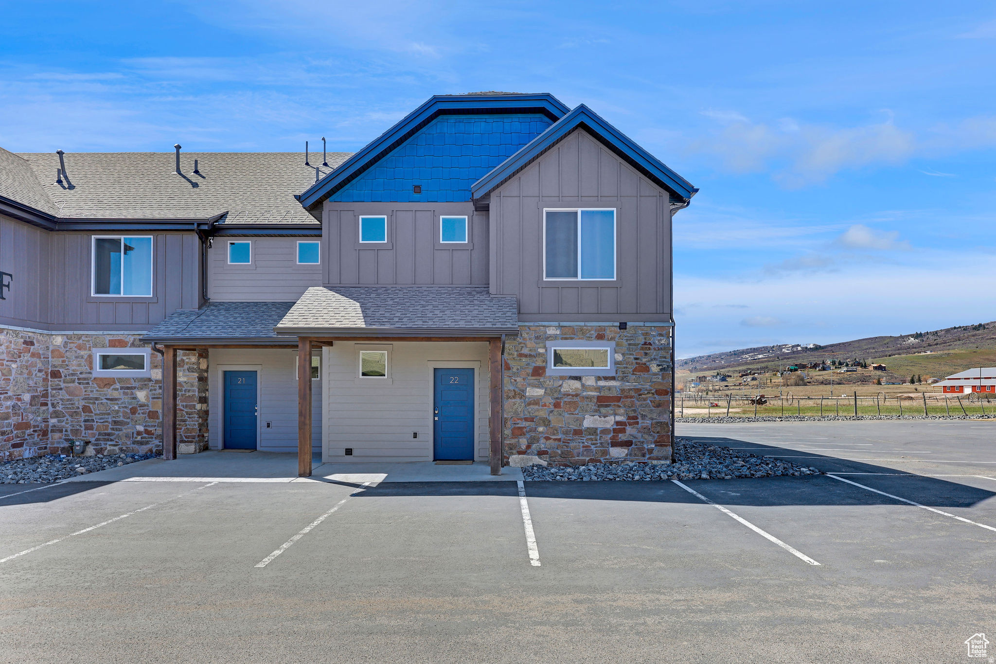 WATERDANCE - Residential