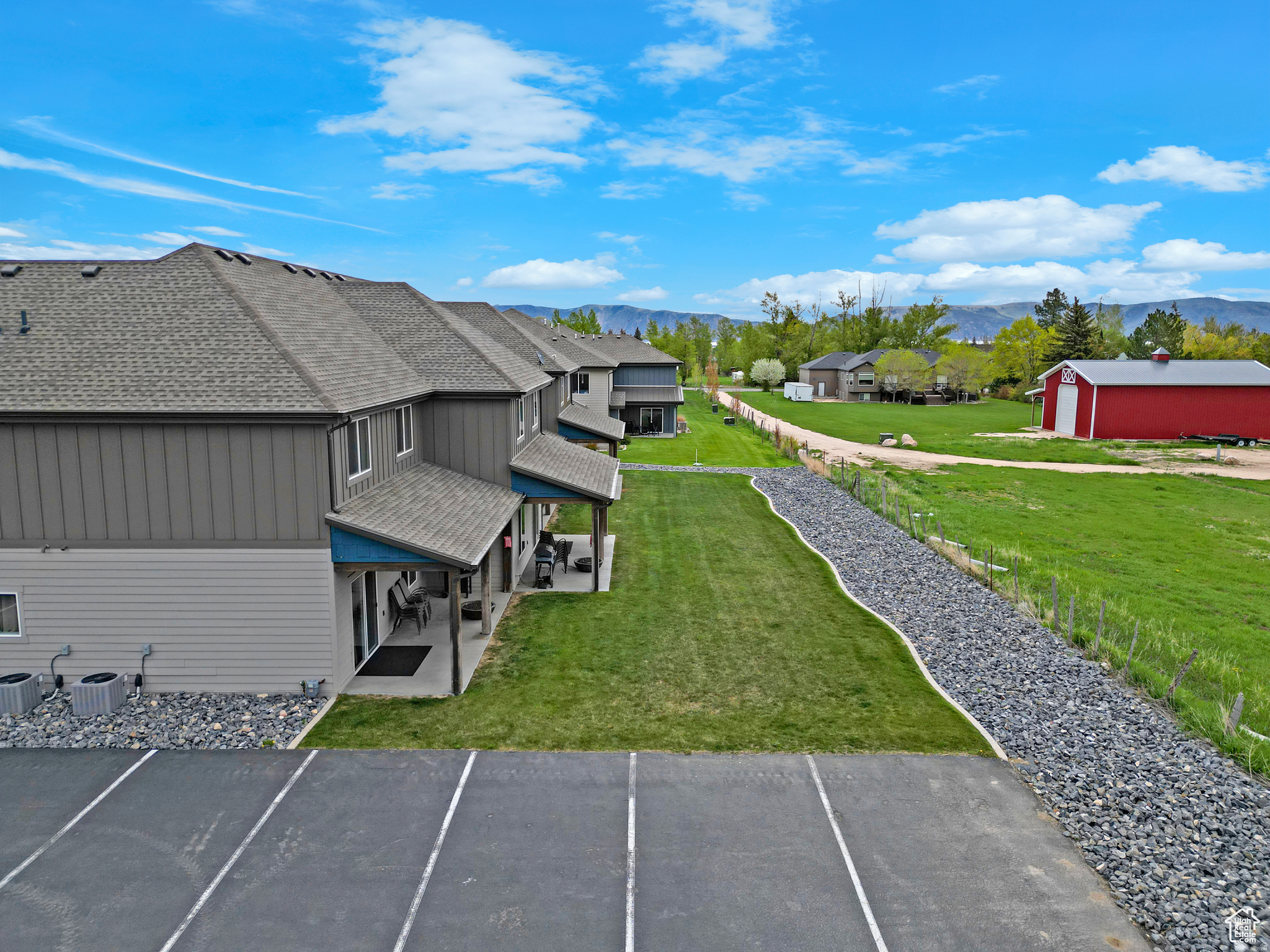 WATERDANCE - Residential