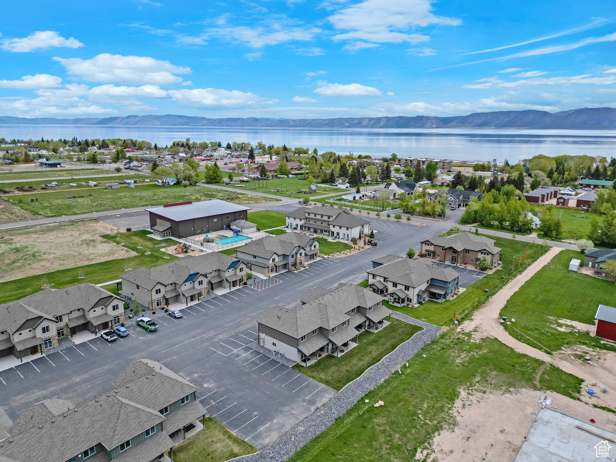 WATERDANCE - Residential