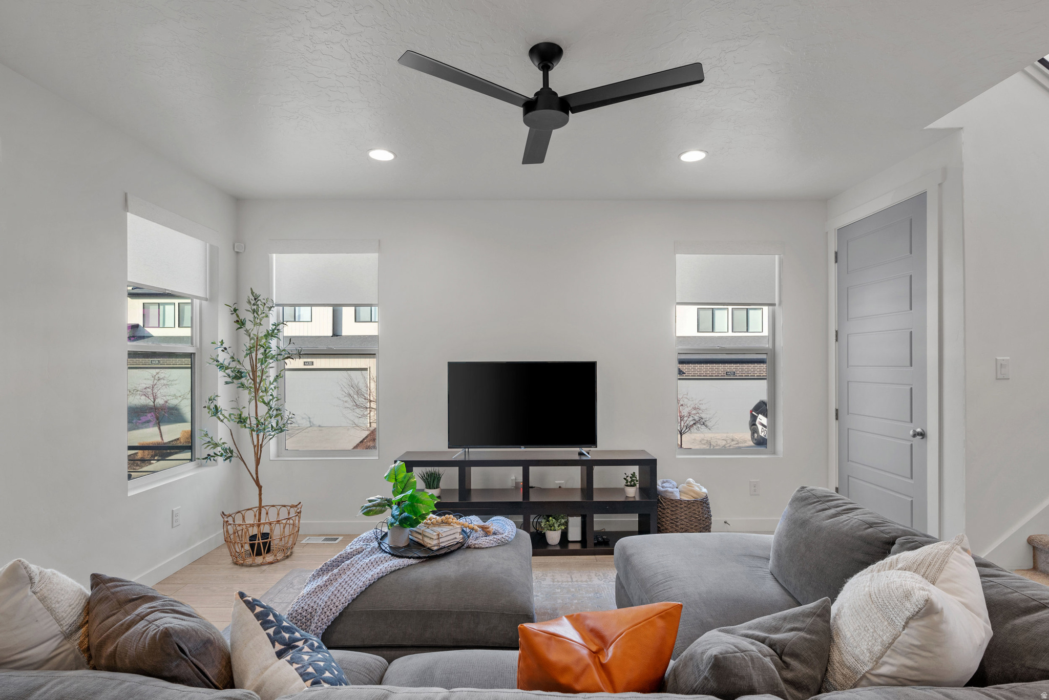 HOLBROOK SCANDIA3152 - Residential