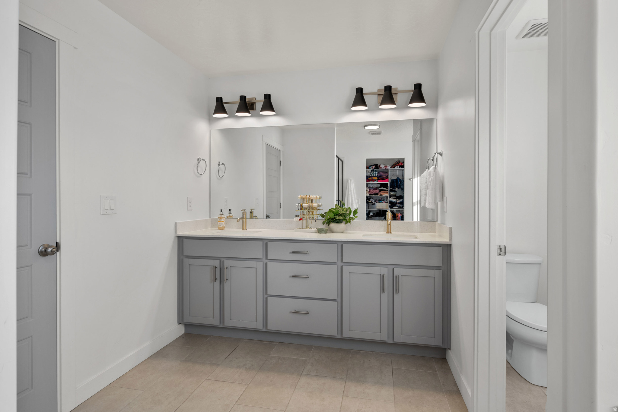 HOLBROOK SCANDIA3152 - Residential