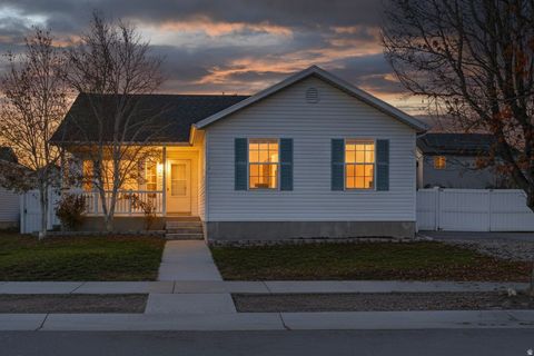 Photo of 1743 E DOVE WAY, Eagle Mountain, UT 84005 (MLS # 2124251)