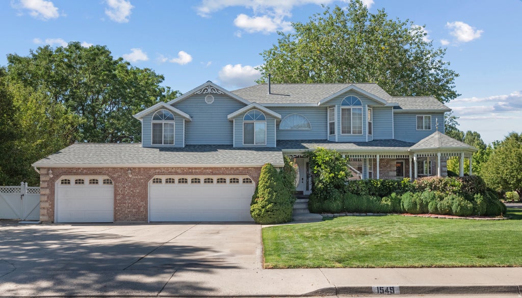 Photo of 1549 E PHEASANT RUN DR, Springville, UT 84663 (MLS # 2184003)