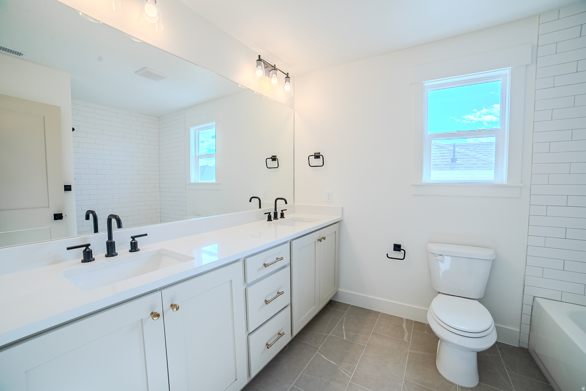 HIGH POINTE - Residential