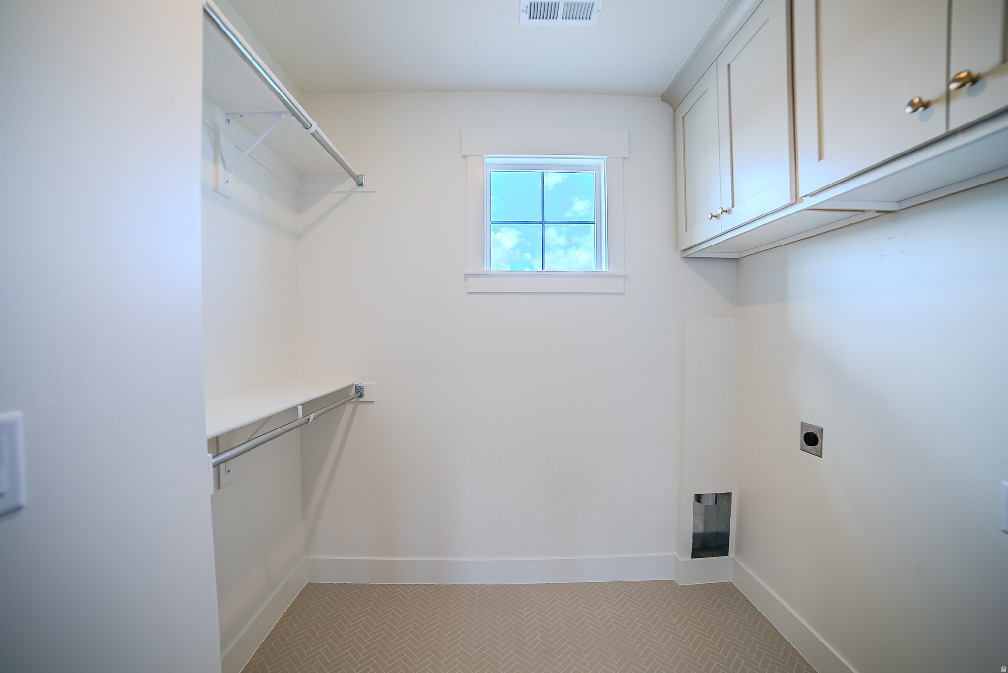 HIGH POINTE - Residential