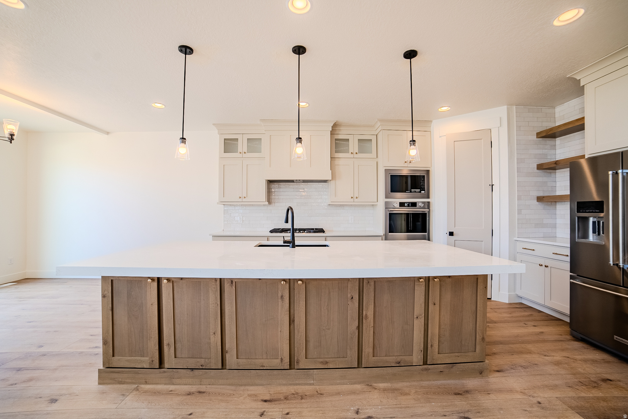 HIGH POINTE - Residential