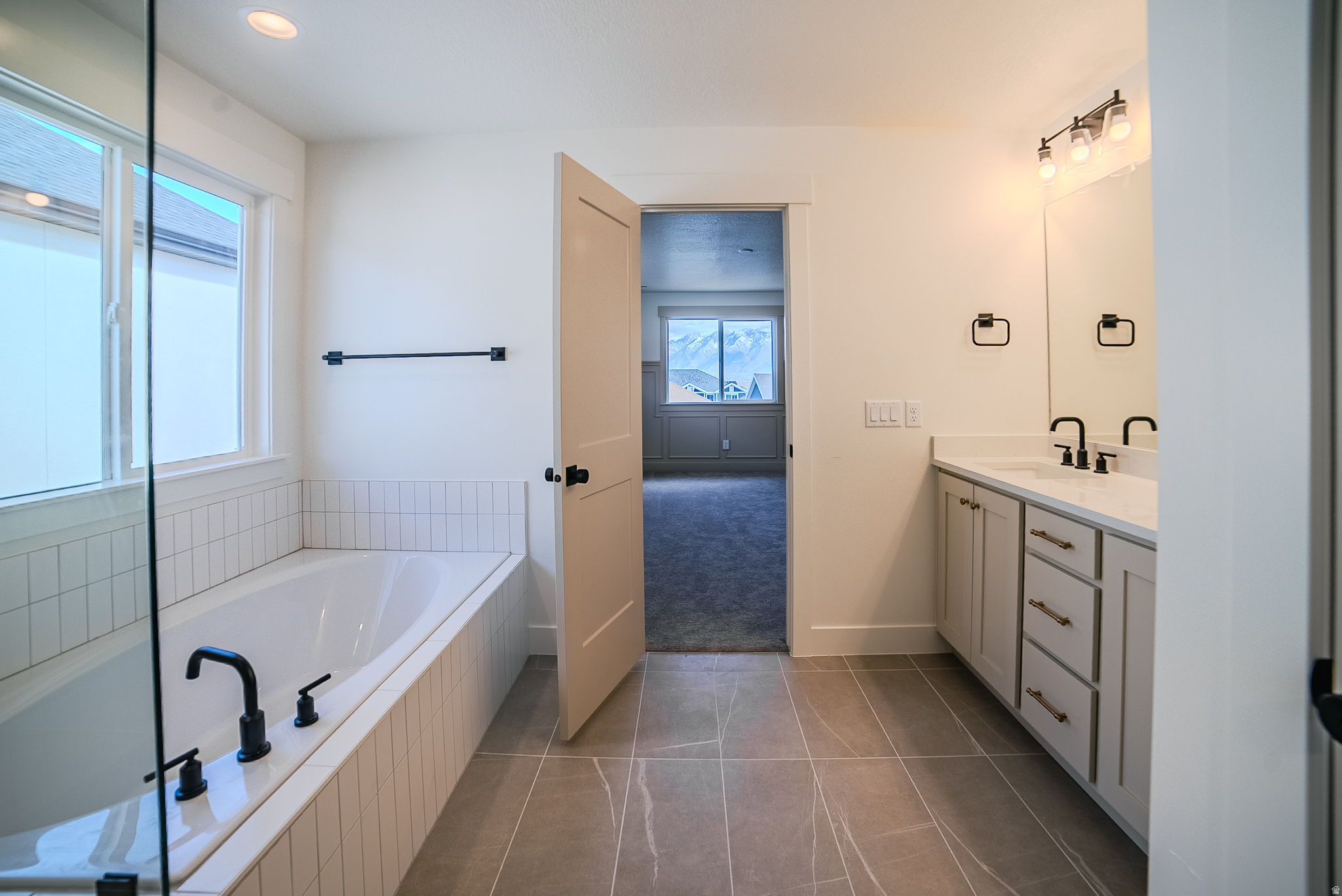 HIGH POINTE - Residential