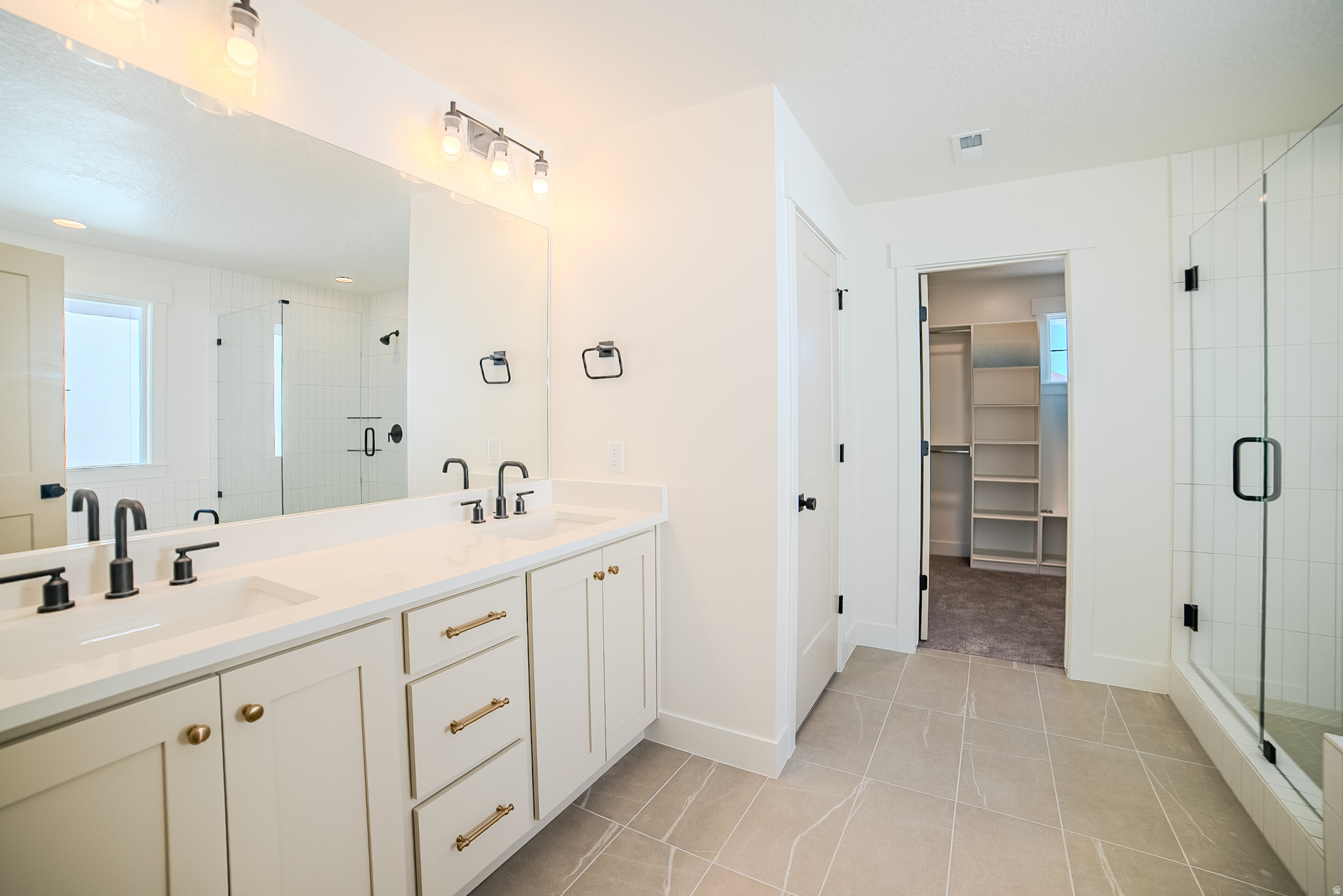 HIGH POINTE - Residential