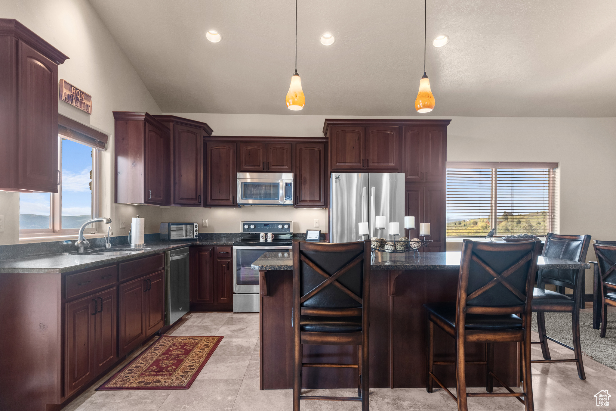 3320 S Mules Ear Cir, Garden City, Utah image 8