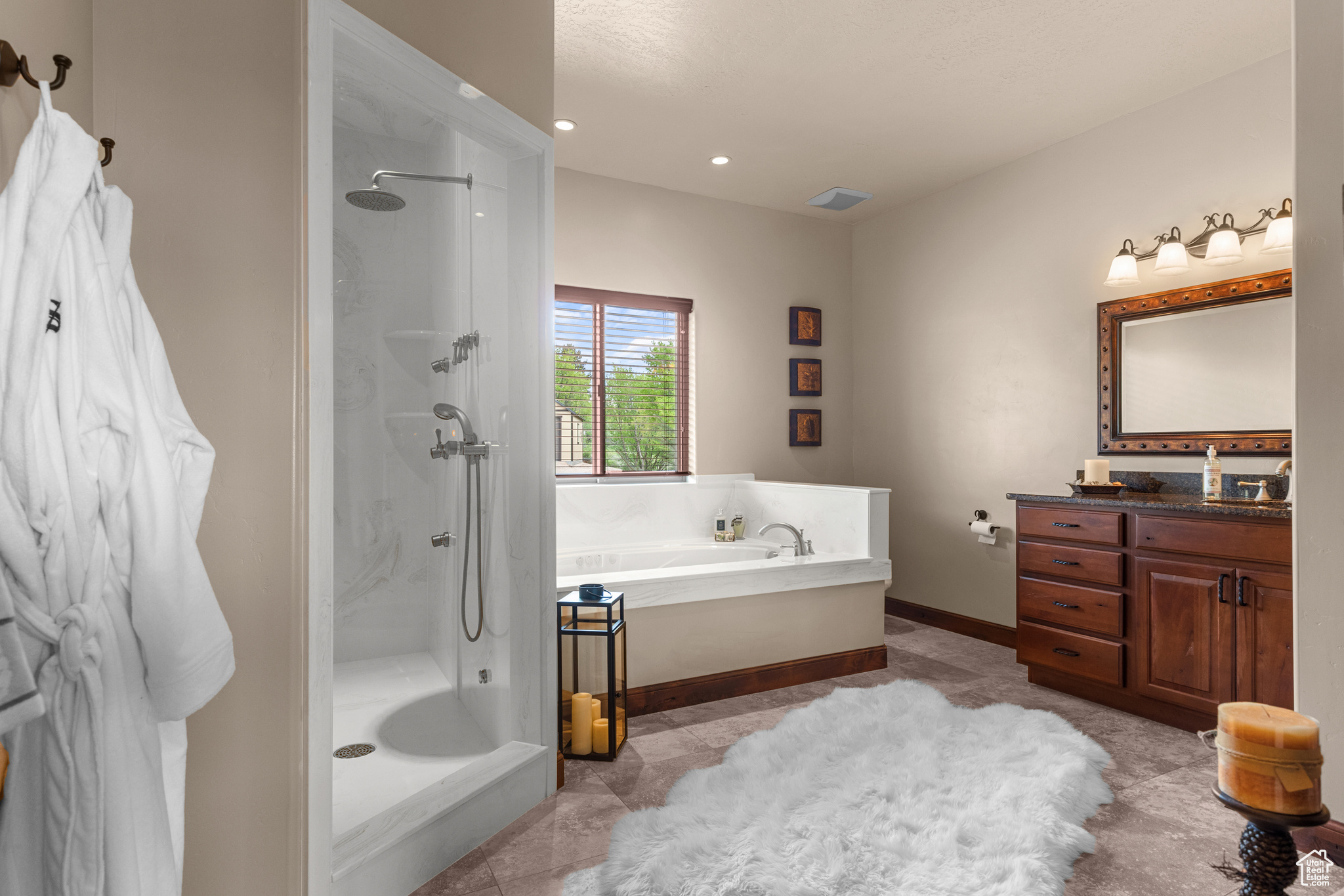 3320 S Mules Ear Cir, Garden City, Utah image 19