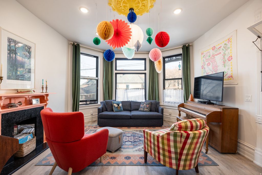 Photo of 129 W 400 N, Salt Lake City, UT 84103 (MLS # 2133709)