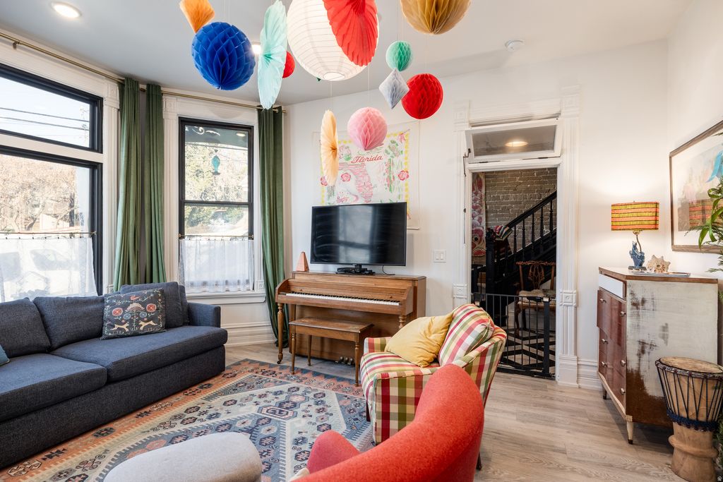 Photo of 129 W 400 N, Salt Lake City, UT 84103 (MLS # 2133709)