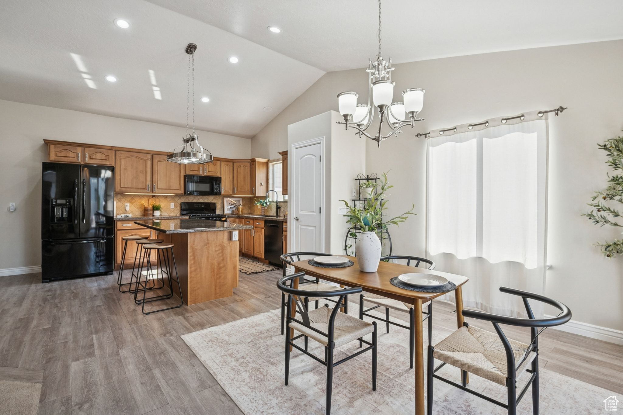 SUNSET ESTATES - Residential