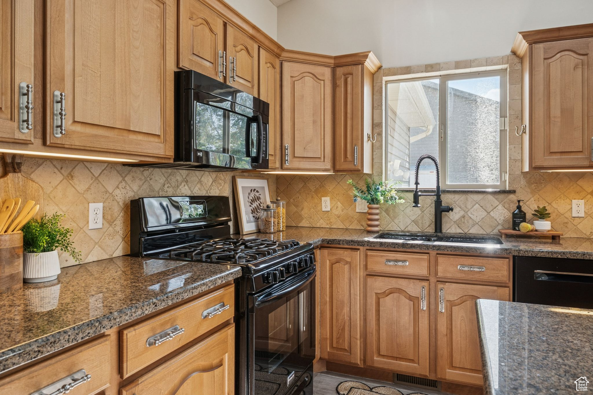 SUNSET ESTATES - Residential