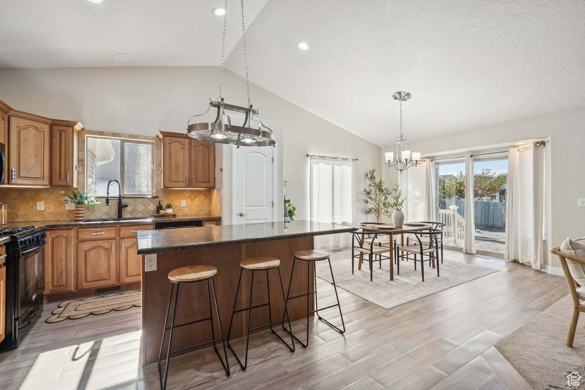 SUNSET ESTATES - Residential