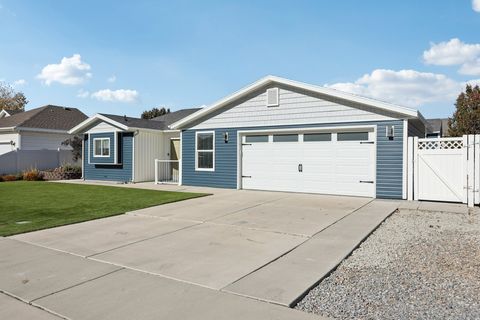 Tiny photo for 1322 W 125 S, Lehi, UT 84043 (MLS # 2119628)