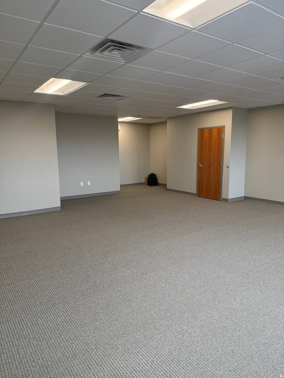 NORTHSHORE CORPORATION CENTER - Commercial Lease