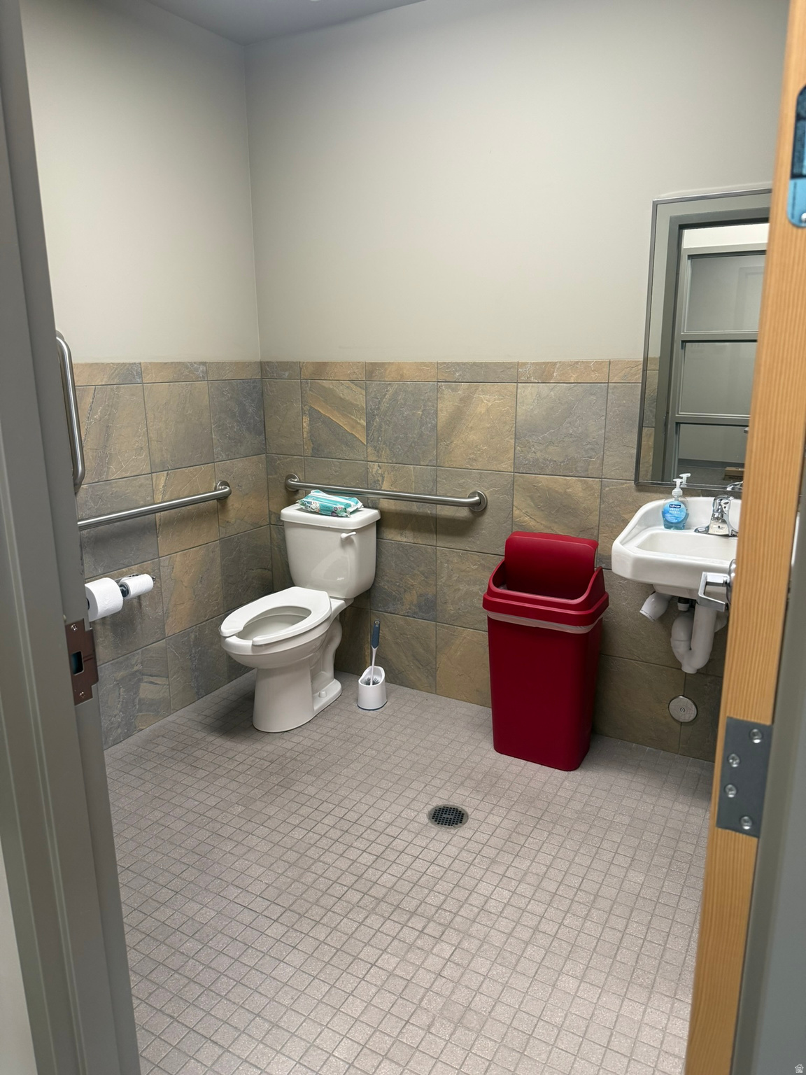 NORTHSHORE CORPORATION CENTER - Commercial Lease