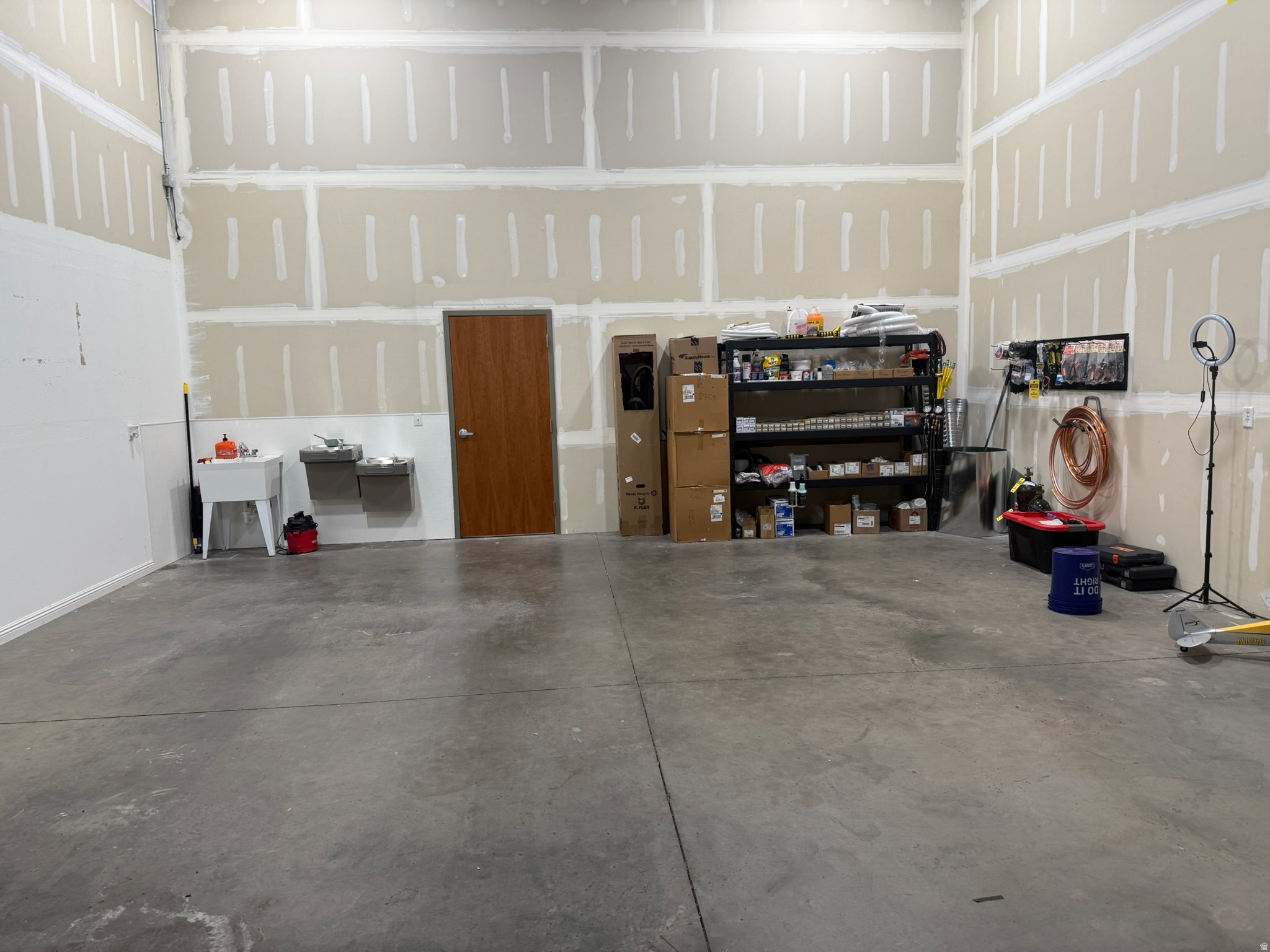 NORTHSHORE CORPORATION CENTER - Commercial Lease