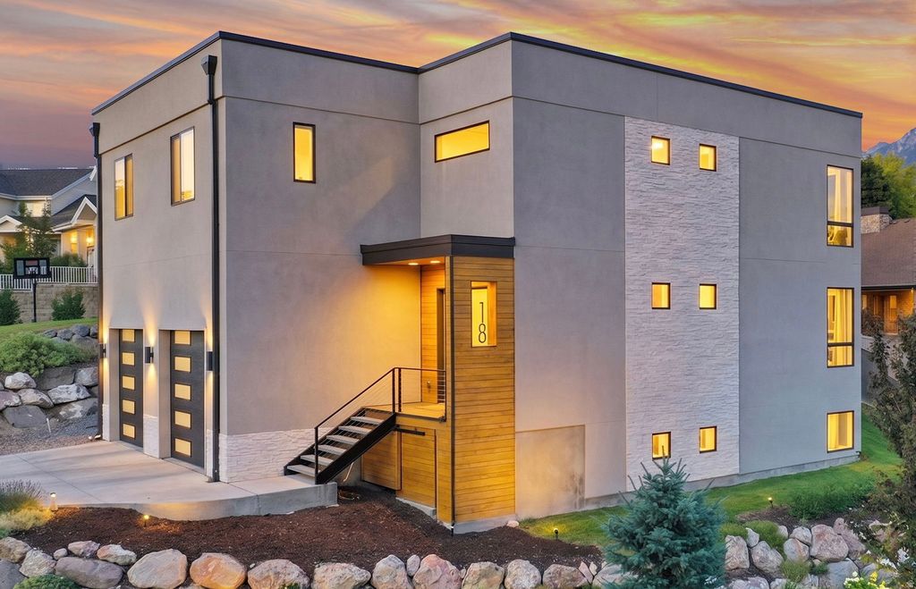 Photo of 1846 E ORCHARD HOLLOW LN, Holladay, UT 84124 (MLS # 2152988)