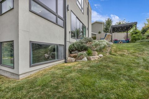 Tiny photo for 1846 E ORCHARD HOLLOW LN, Holladay, UT 84124 (MLS # 2152988)
