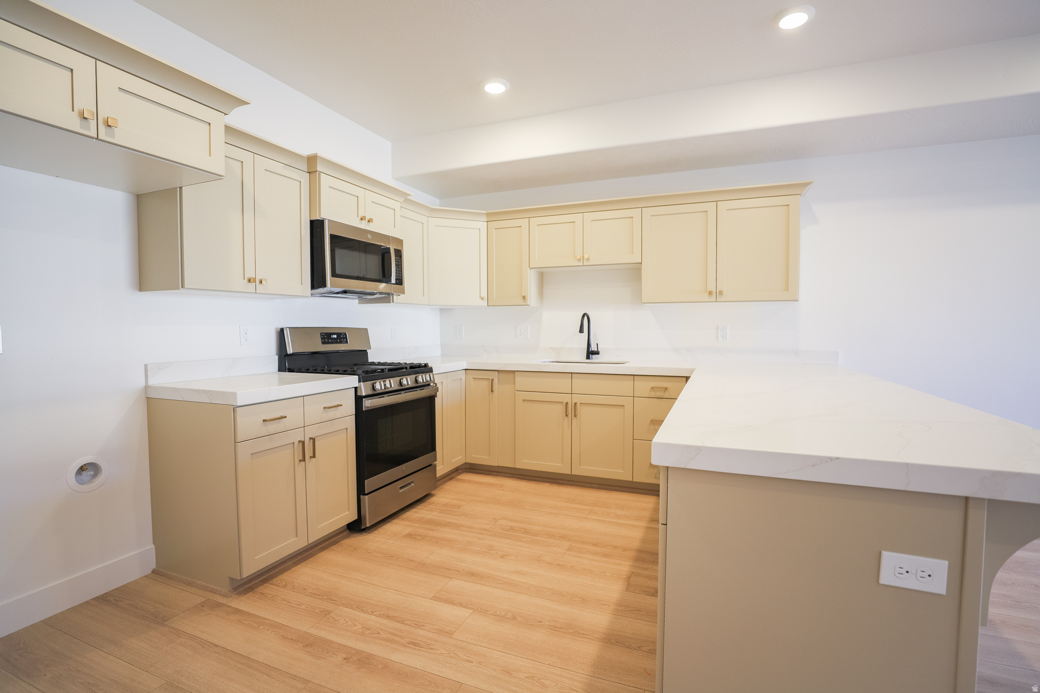 SALEM FIELDS - Residential