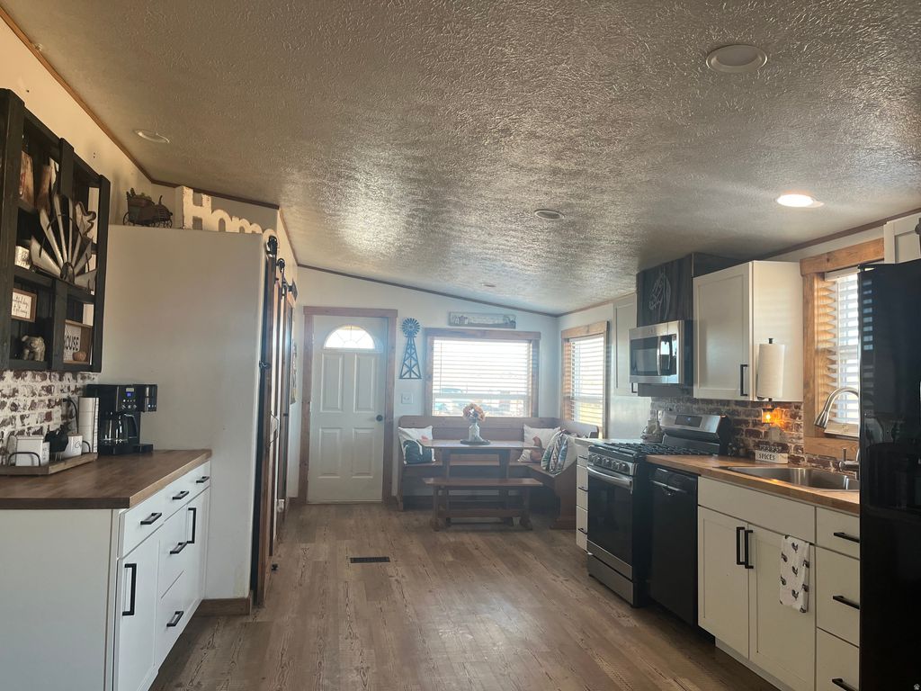 Photo of 2472 W 3000 N, Roosevelt, UT 84066 (MLS # 2131587)