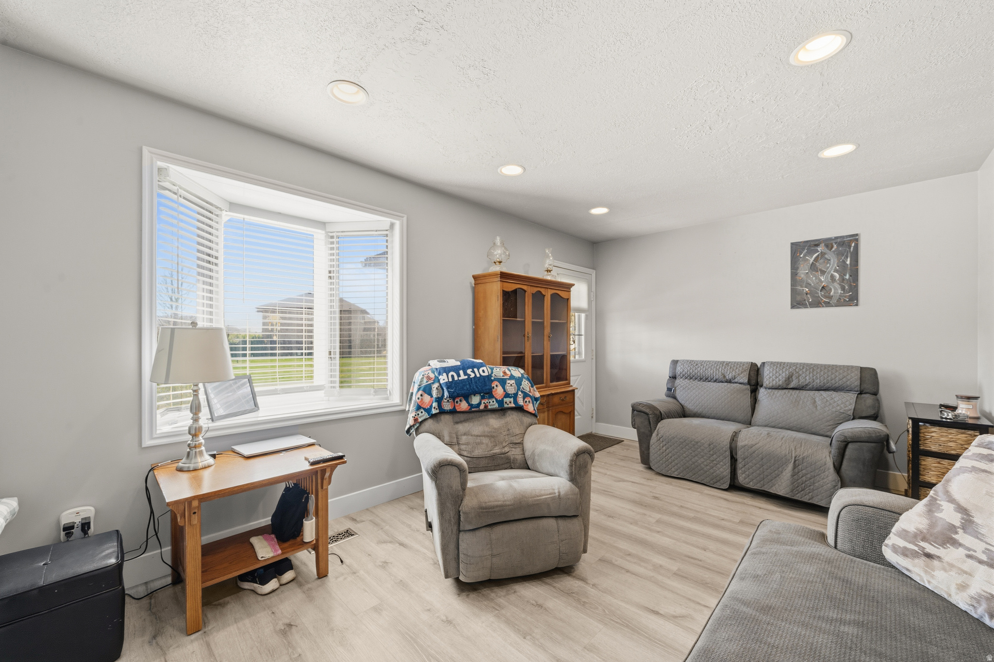 MAIN POINT SOUTH - Residential