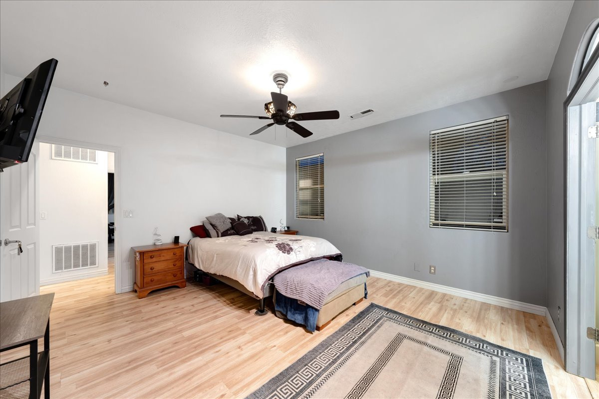 ROYAL OAKS 4 - Residential