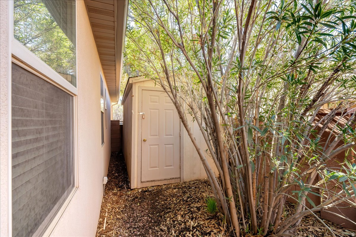 ROYAL OAKS 4 - Residential