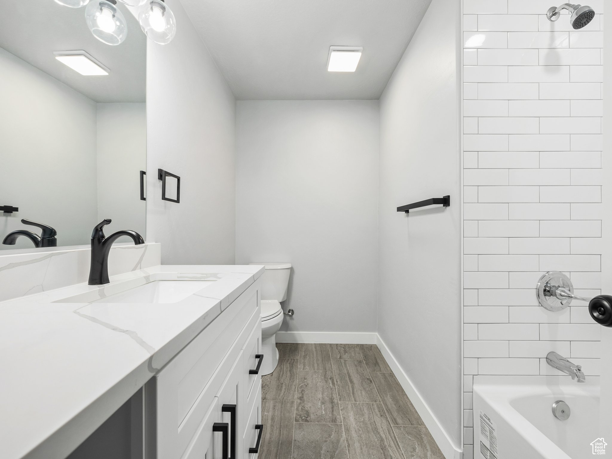 Spanish Fork, Utah 84660, United States, 4 Bedrooms Bedrooms, ,3 BathroomsBathrooms,Residential,Pending,198884