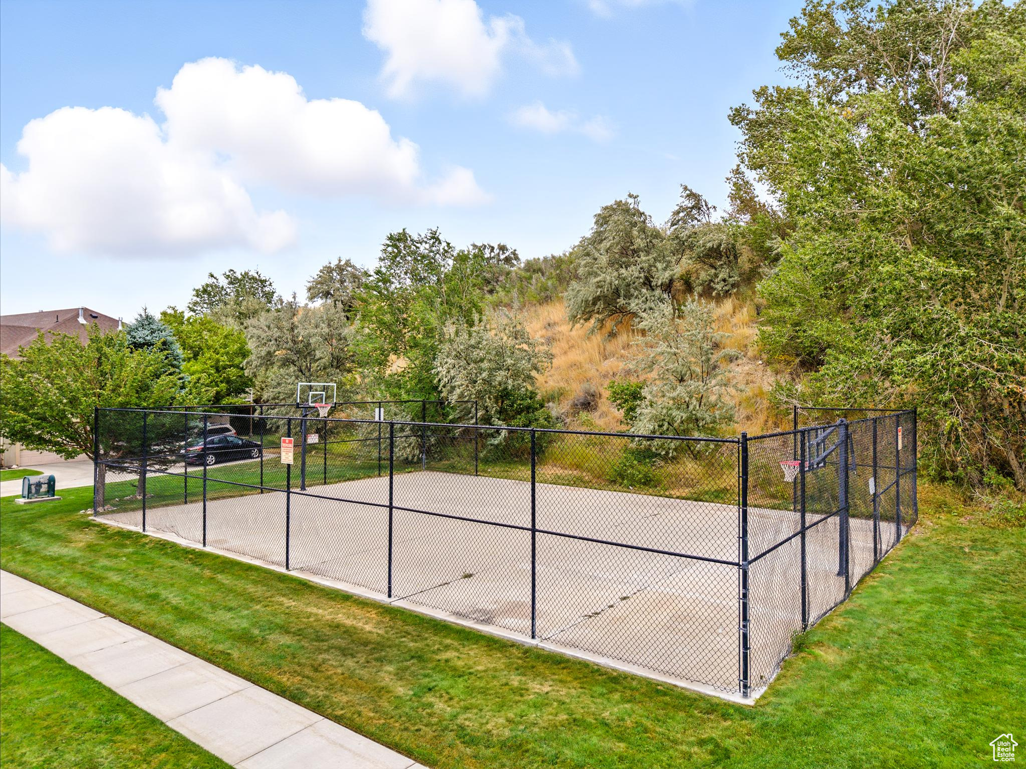 Spanish Fork, Utah 84660, United States, 4 Bedrooms Bedrooms, ,3 BathroomsBathrooms,Residential,Pending,198884