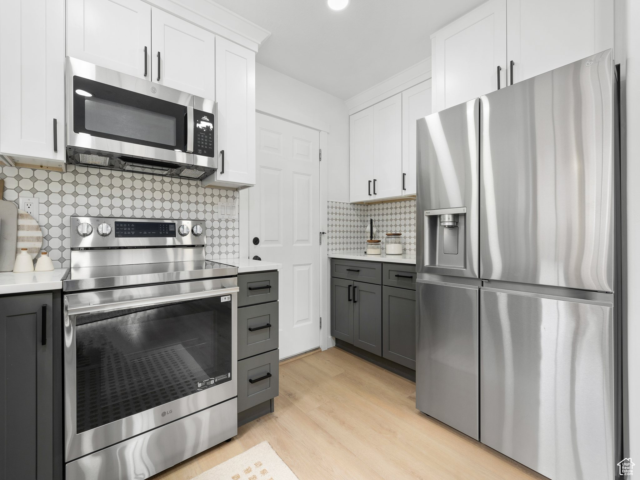 Spanish Fork, Utah 84660, United States, 4 Bedrooms Bedrooms, ,3 BathroomsBathrooms,Residential,Pending,198884