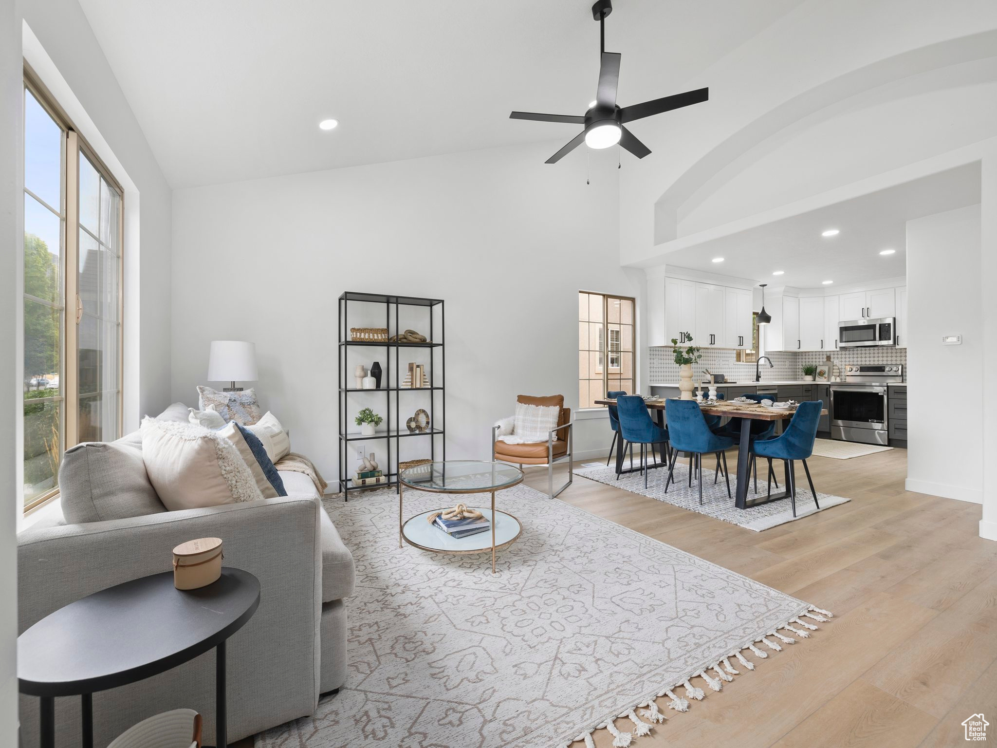 Spanish Fork, Utah 84660, United States, 4 Bedrooms Bedrooms, ,3 BathroomsBathrooms,Residential,Pending,198884