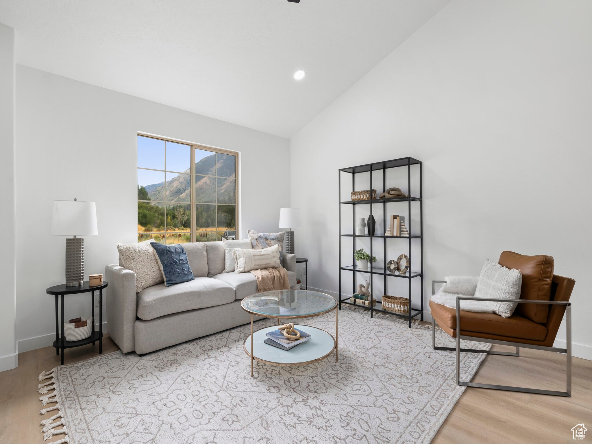 Spanish Fork, Utah 84660, United States, 4 Bedrooms Bedrooms, ,3 BathroomsBathrooms,Residential,Pending,198884