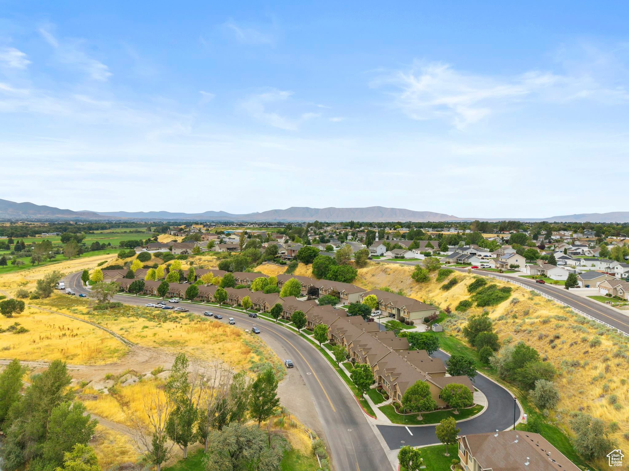 Spanish Fork, Utah 84660, United States, 4 Bedrooms Bedrooms, ,3 BathroomsBathrooms,Residential,Pending,198884