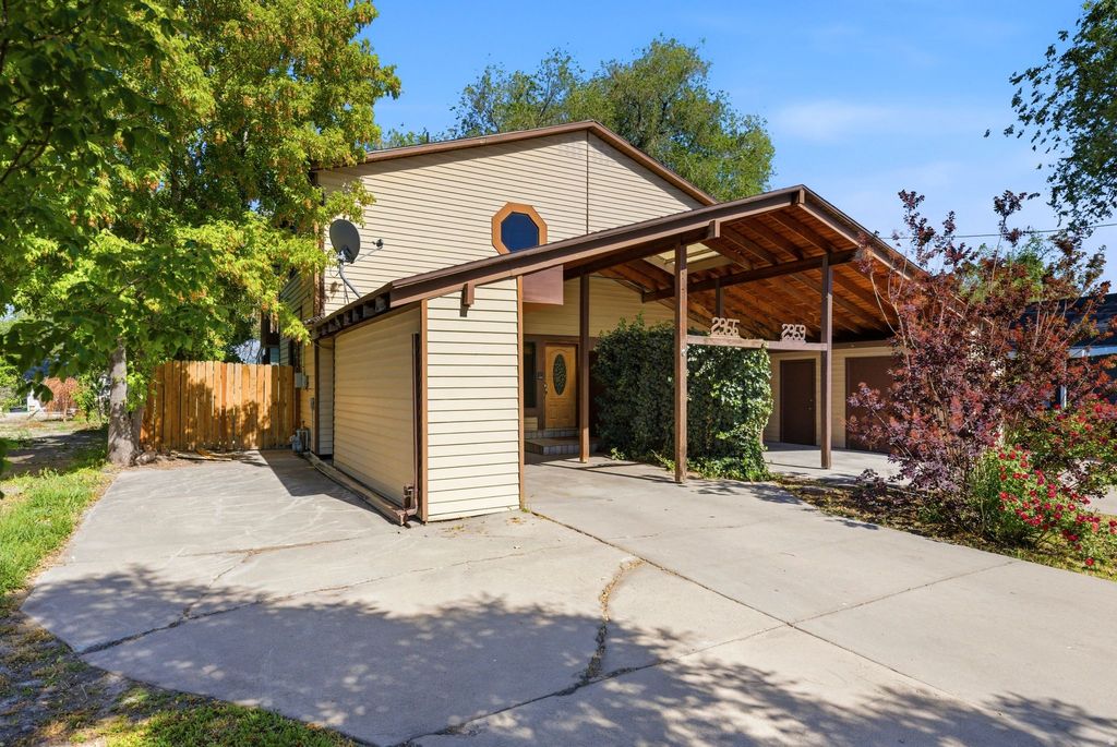 Photo of 2955 S ADAMS ST, South Salt Lake, UT 84115 (MLS # 2158244)