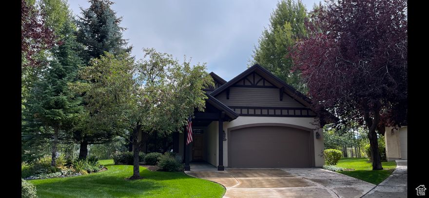 One level living at it's finest! Located on a quiet cul-de-sac in the beautiful Valais community, this gorgeous one level home is vacant and move-in ready. New neutral paint and new carpet throughout this spacious open floor plan. Please see photos