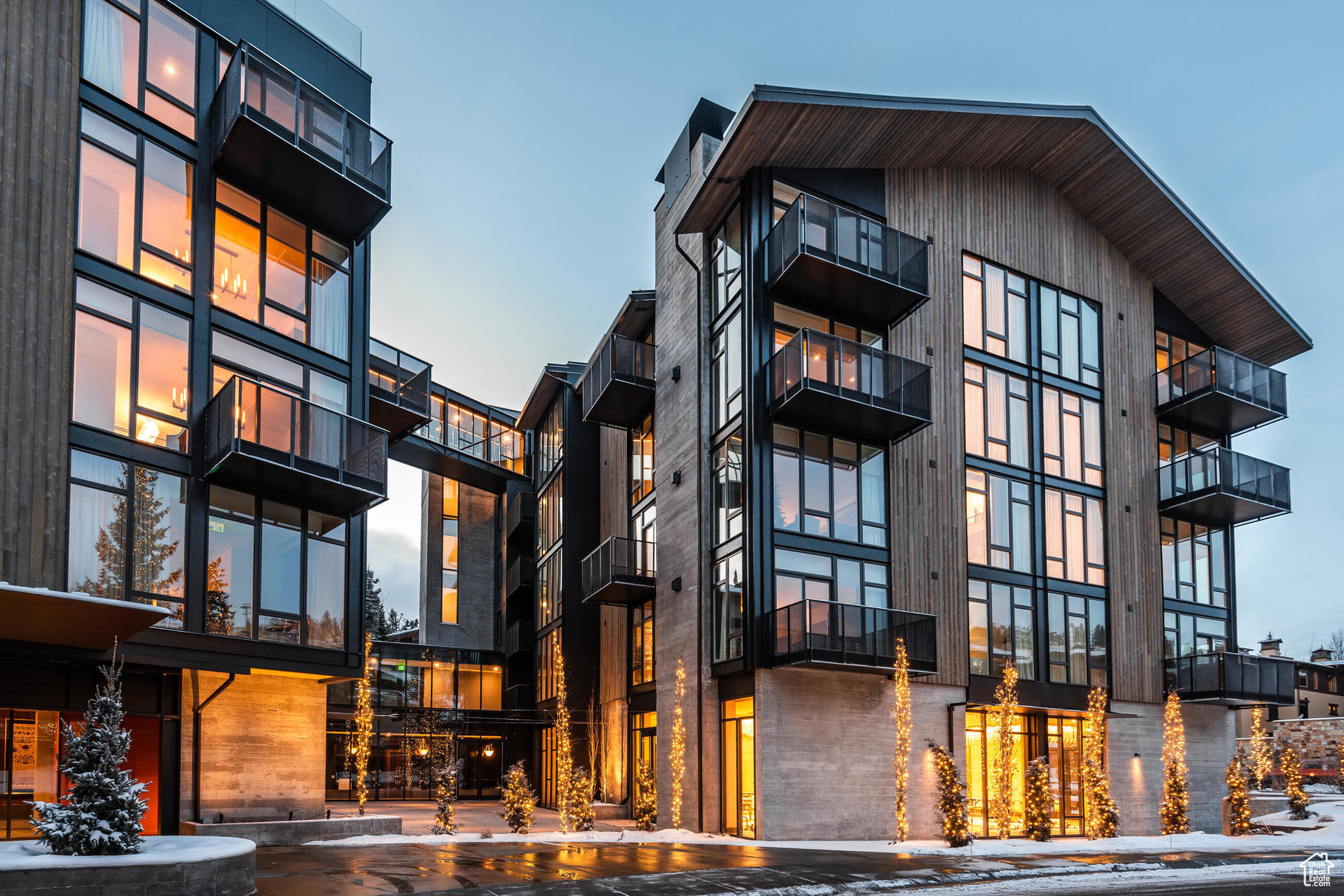 GOLDENER HIRSCH - Residential