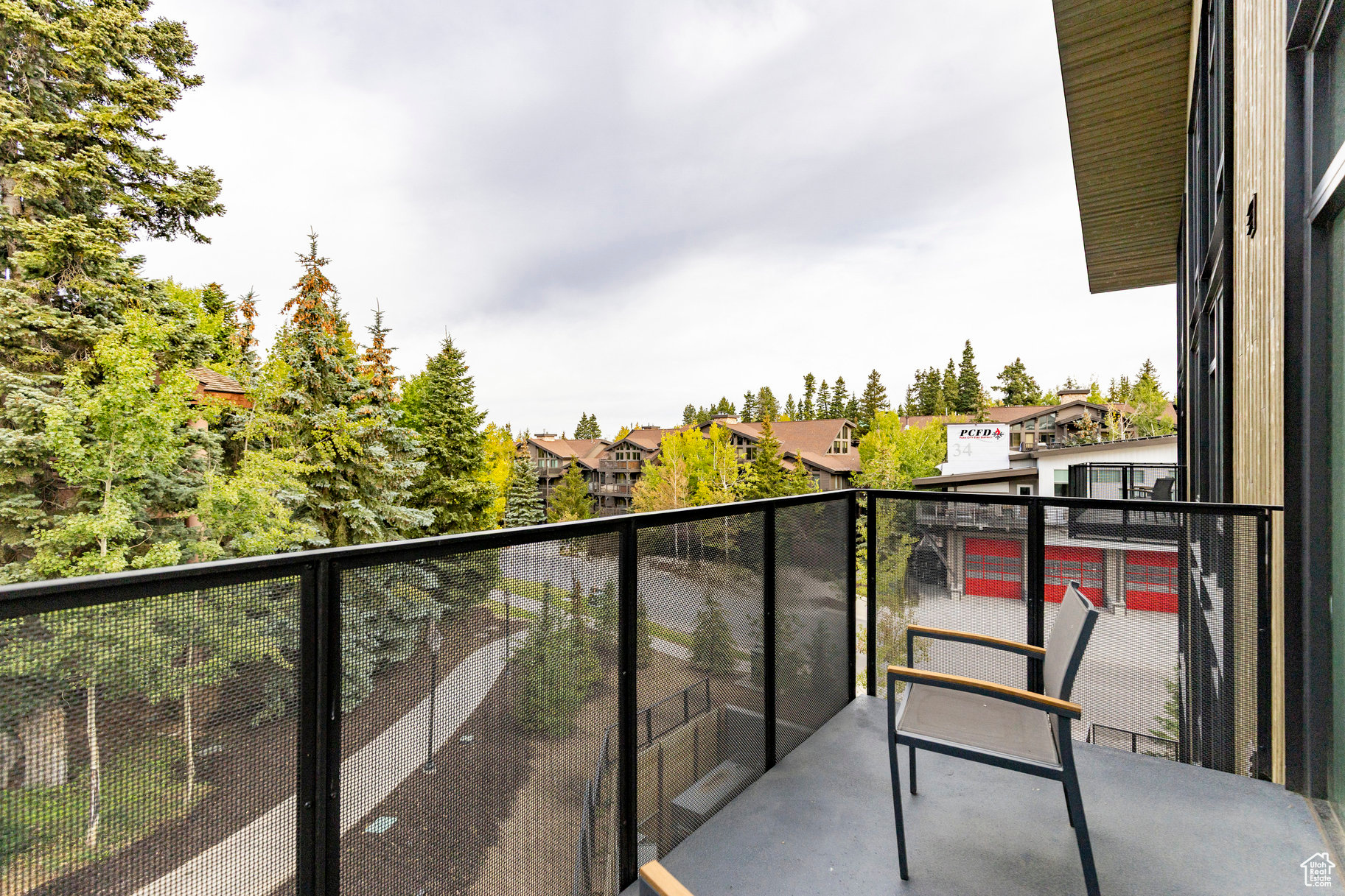GOLDENER HIRSCH - Residential