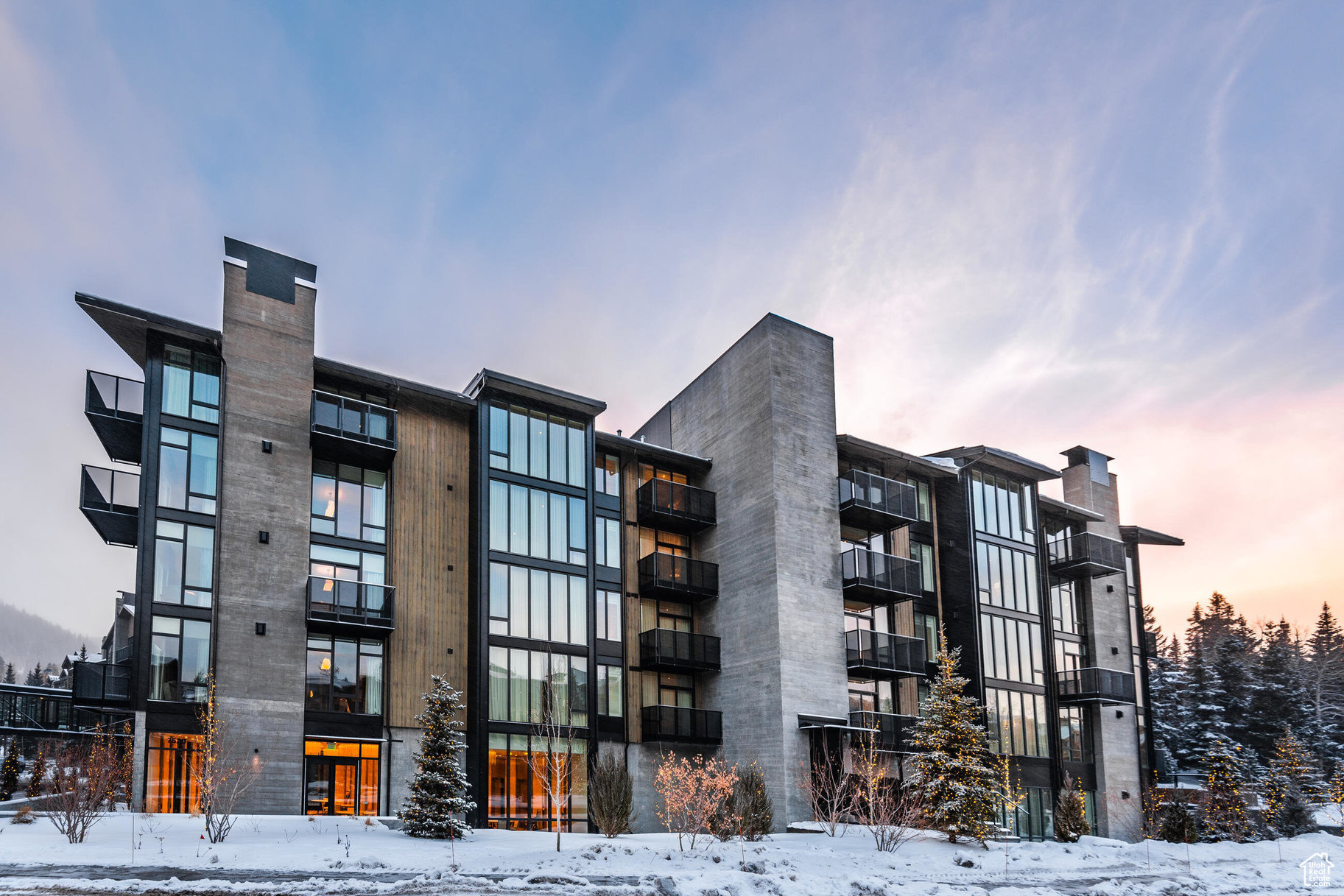 GOLDENER HIRSCH - Residential
