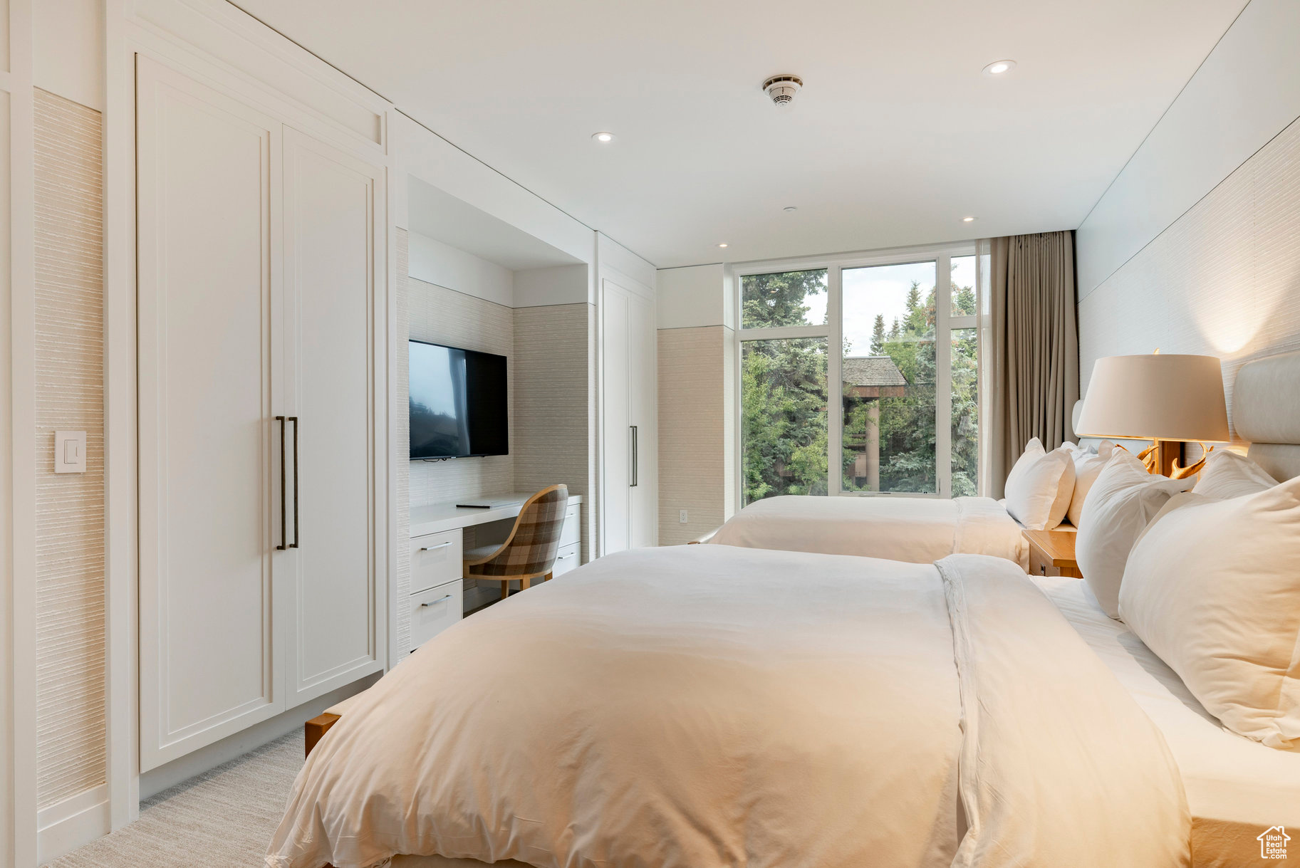 GOLDENER HIRSCH - Residential