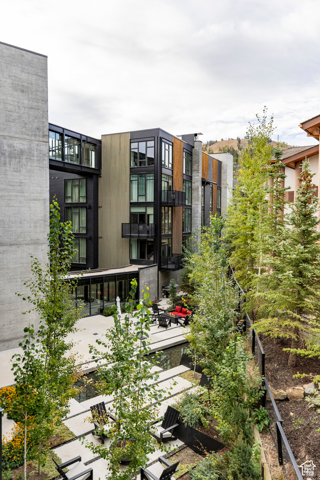 GOLDENER HIRSCH - Residential