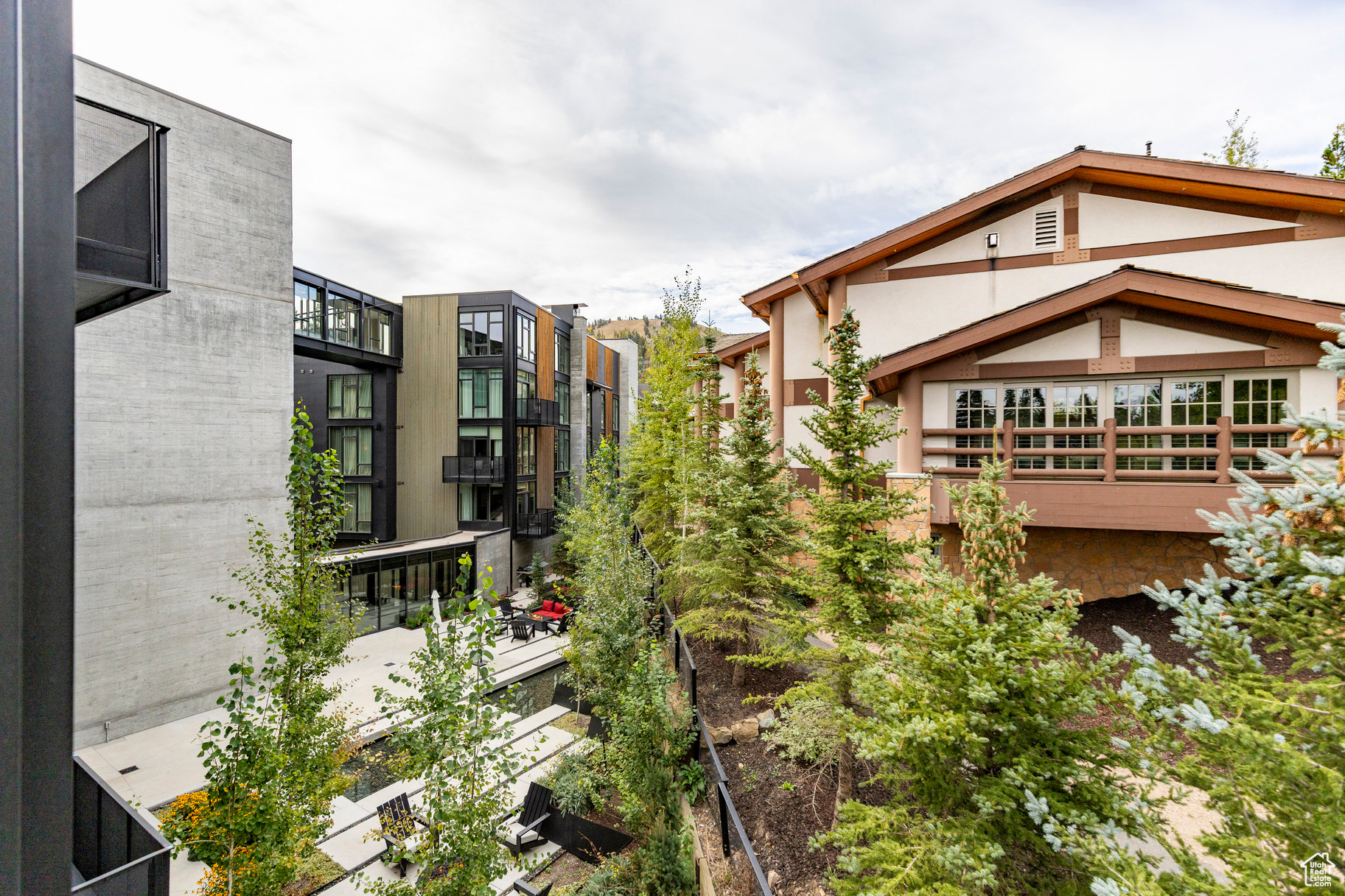 GOLDENER HIRSCH - Residential